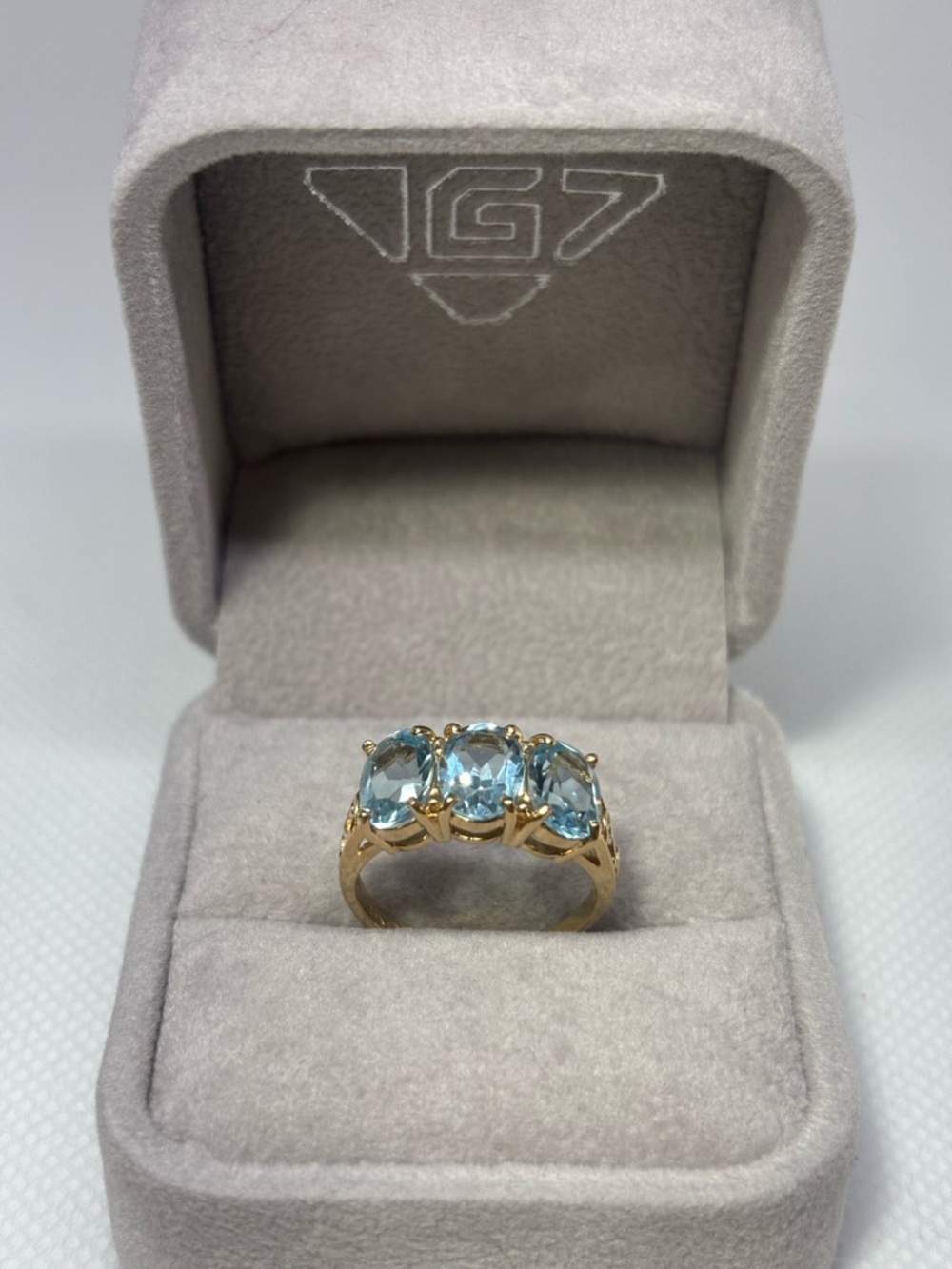 14K Gold Ring with Triple Light Blue Topaz, size 7 - Picture 3 of 9